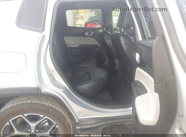 3C4NJDCN6ST605857 2025 JEEP COMPASS Silver VIN կոդի պիտակի տեսք