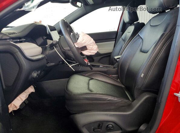3C4NJDCN7RT596595 2024 JEEP COMPASS Красный Вид салона спереди