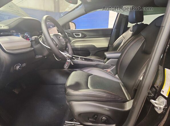 3C4NJDCN9RT169757 2024 JEEP COMPASS Black Вид салону спереду
