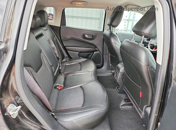 3C4NJDDB1LT208725 2020 JEEP COMPASS Black Widok wnętrza z tyłu
