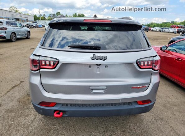 3C4NJDDB2MT571682 2021 JEEP COMPASS Silver უკანა ხედი