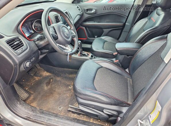 3C4NJDDB2MT571682 2021 JEEP COMPASS Silver წინა სალონის ხედი