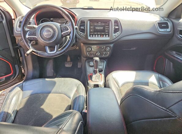 3C4NJDDB6JT199078 2018 JEEP COMPASS Gray Вид панелі приладів