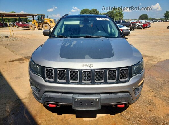3C4NJDDB6JT199078 2018 JEEP COMPASS Gray Вид спереду