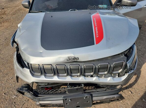 3C4NJDDBXNT191524 2022 JEEP COMPASS Silver ძრავის განყოფილების ხედი