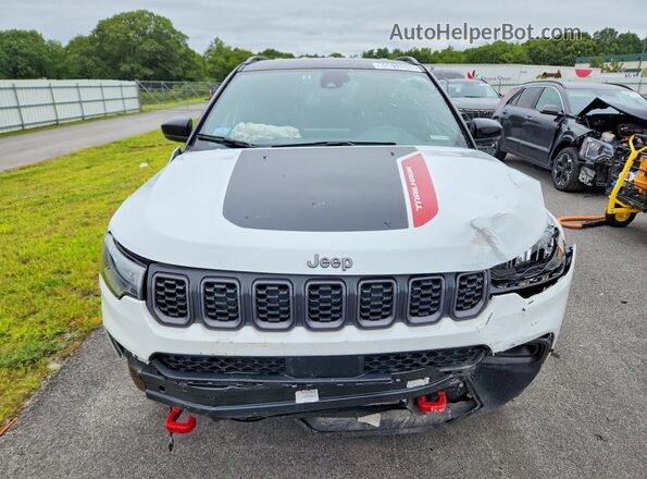 3C4NJDDN0ST584017 2025 JEEP COMPASS Белый Вид спереди