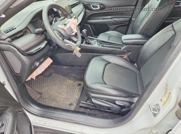 3C4NJDDN0ST584017 2025 JEEP COMPASS Белый Вид салона спереди
