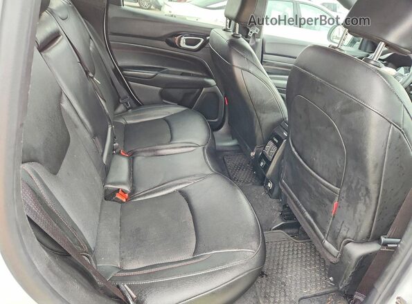 3C4NJDDN0ST584017 2025 JEEP COMPASS Белый Вид задней части салона