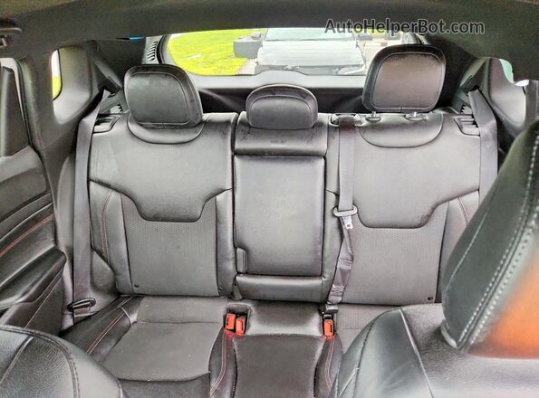 3C4NJDDN0ST584017 2025 JEEP COMPASS Белый Вид задних сидений