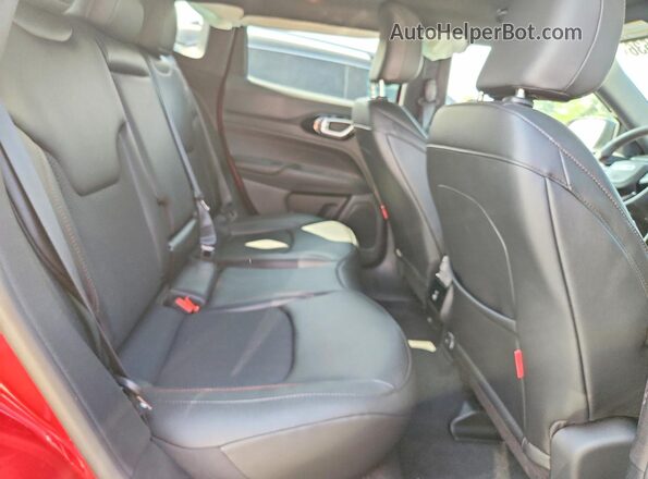3C4NJDDN0TT193970 2026 JEEP COMPASS Red უკანა სალონის ხედი