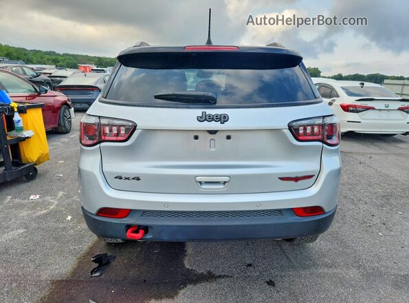 3C4NJDDN2TT176457 2026 JEEP COMPASS Silver Widok z tyłu