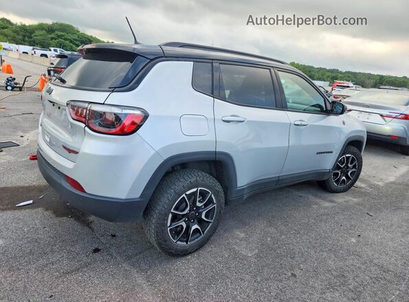 3C4NJDDN2TT176457 2026 JEEP COMPASS Silver Tył prawy