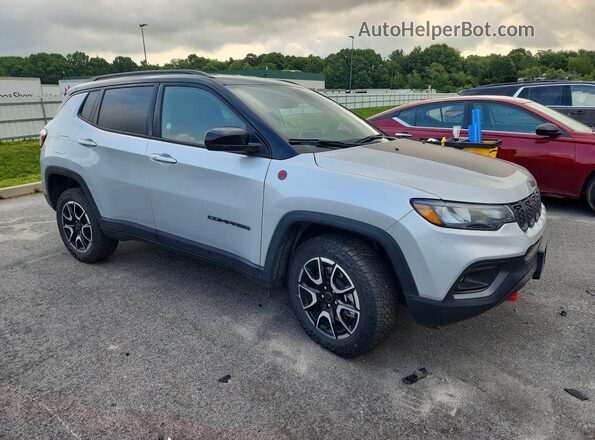 3C4NJDDN2TT176457 2026 JEEP COMPASS Silver Przód prawy