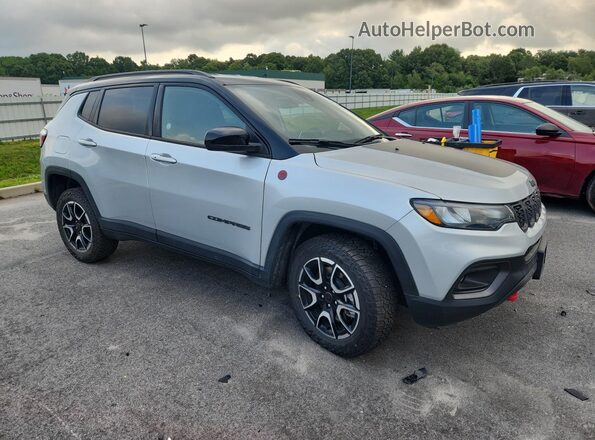 3C4NJDDN2TT176457 2026 JEEP COMPASS Silver 