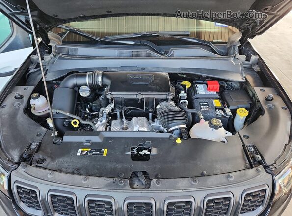 3C4NJDDN3ST612957 2025 JEEP COMPASS Black Вид задньої частини салону