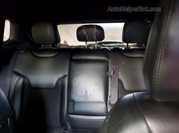 3C4NJDDN5ST564524 2025 JEEP COMPASS White Rear seats view