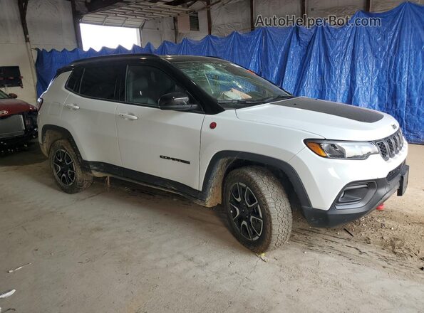 3C4NJDDN5ST564524 2025 JEEP COMPASS White 360 interior view
