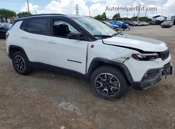 3C4NJDDN7ST564492 2025 JEEP COMPASS White Front right