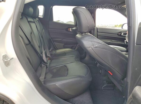 3C4NJDDN7ST564492 2025 JEEP COMPASS White Rear seats view