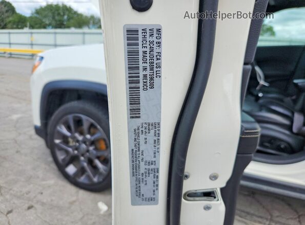 3C4NJDEB8MT596309 2021 JEEP COMPASS White Vista de la etiqueta del VIN