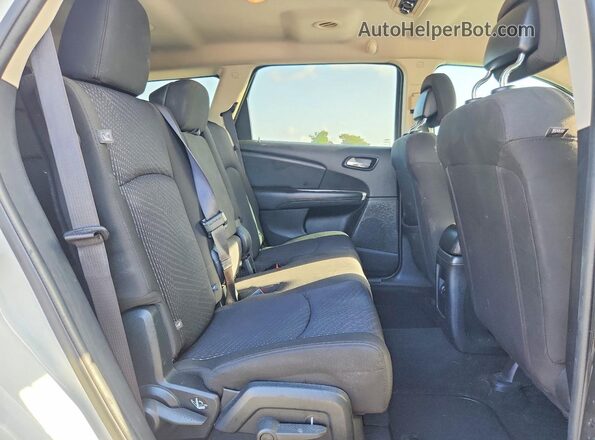 3C4PDCBB0HT570050 2017 DODGE JOURNEY White Widok wnętrza z tyłu