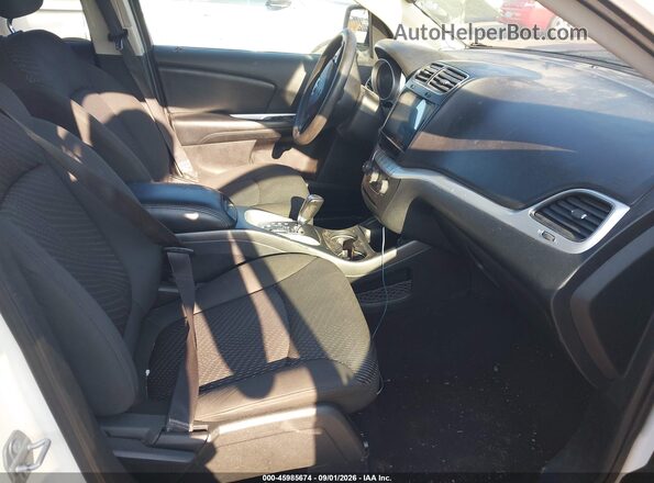 3C4PDCBG8JT522829 2018 DODGE JOURNEY White Вид салону спереду
