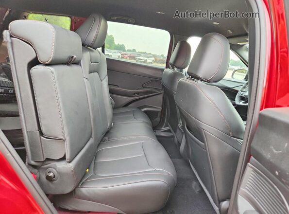 3C4PJMB24TT156955 2026 JEEP CHEROKEE Red Vista interior trasera