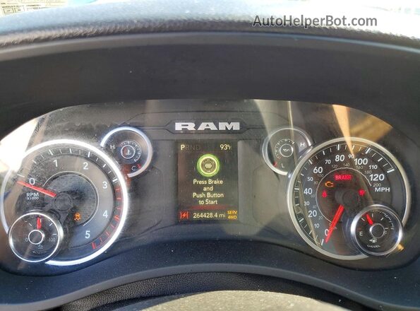 3C63RRGLXRG185696 2024 RAM 3500 Blue Вид щитка приладів