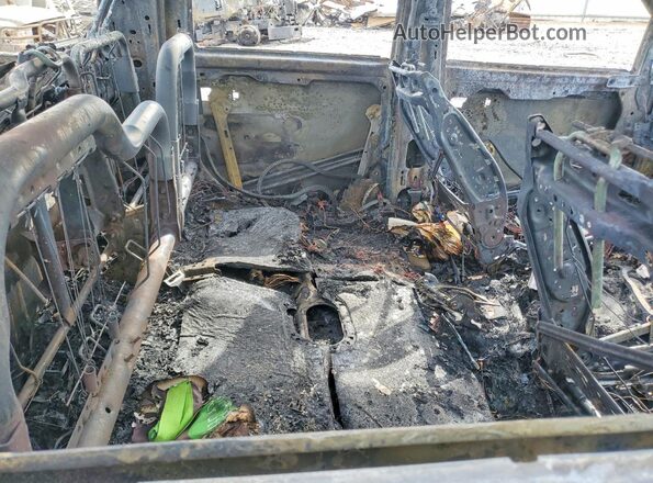 3C63RRJL2NG294690 2022 RAM 3500 Burn Rear seats view