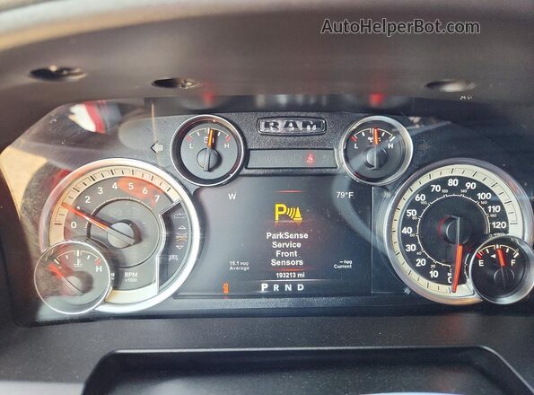 3C6RR7LG2JG226043 2018 RAM 1500 Красный Вид щитка приборов