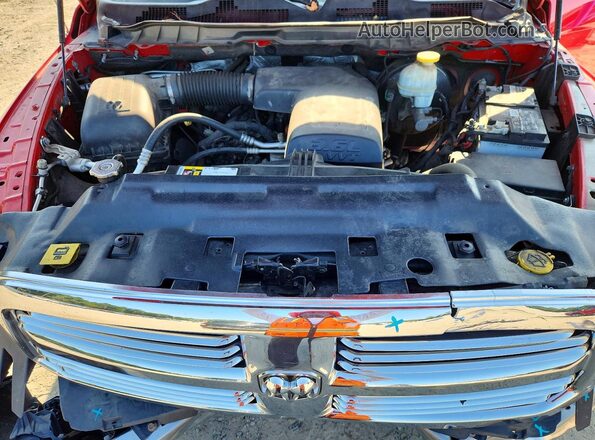 3C6RR7LG2JG226043 2018 RAM 1500 Красный Вид задней части салона