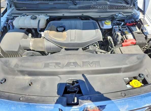 3C6SRFJP7T4182558 2026 RAM 1500 Белый Вид задней части салона