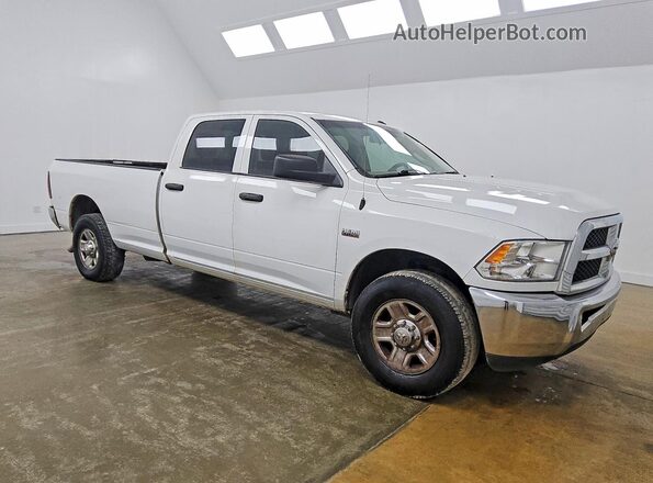 3C6TR4HT7JG144254 2018 RAM 2500 Белый Передняя правая четверть