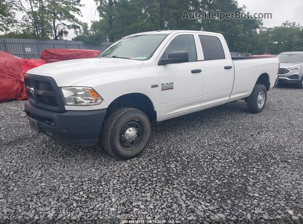 3C6TR5HT4JG375229 2018 RAM 2500 White წინა მარცხენა ხედი სამი მეოთხედიდან