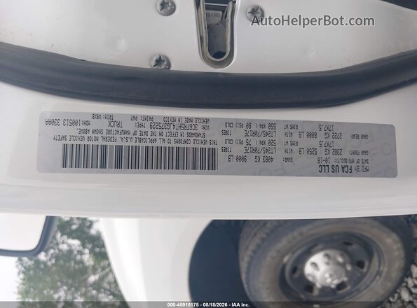 3C6TR5HT4JG375229 2018 RAM 2500 White ძრავის განყოფილების ხედი