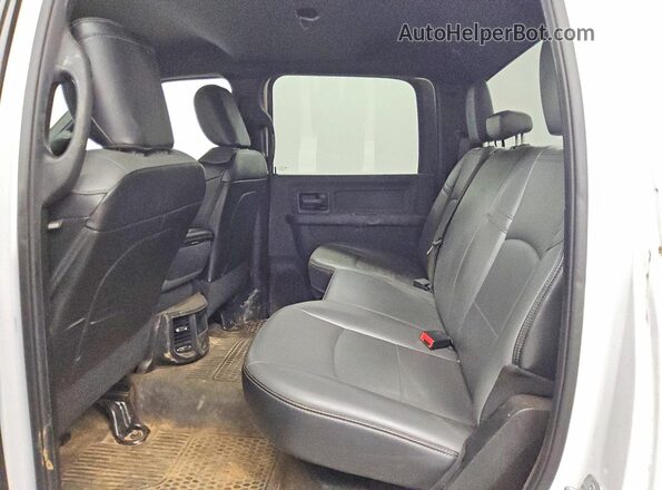 3C6UR5CJ2MG526020 2021 RAM 2500 White Rear seats view