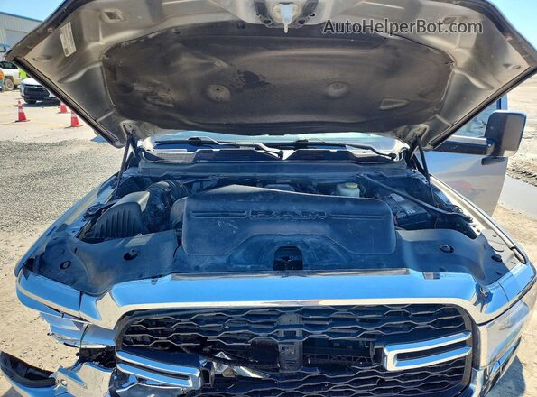 3C6UR5CL2KG539526 2019 RAM 2500 Silver Սալոնի հետևի տեսք