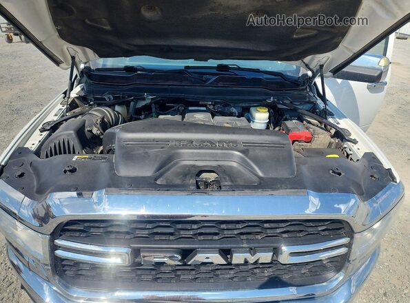 3C6UR5CL4LG123835 2020 RAM 2500 White Սալոնի հետևի տեսք