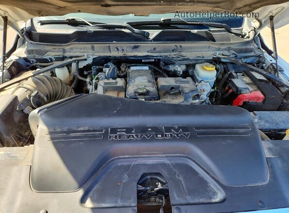 3C6UR5CLXNG369291 2022 RAM 2500 Белый Вид задней части салона
