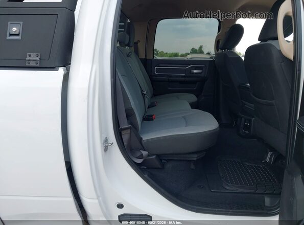 3C6UR5DL7KG587151 2019 RAM 2500 White Widok naklejki z numerem VIN