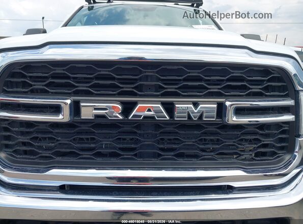 3C6UR5DL7KG587151 2019 RAM 2500 White Widok z przodu