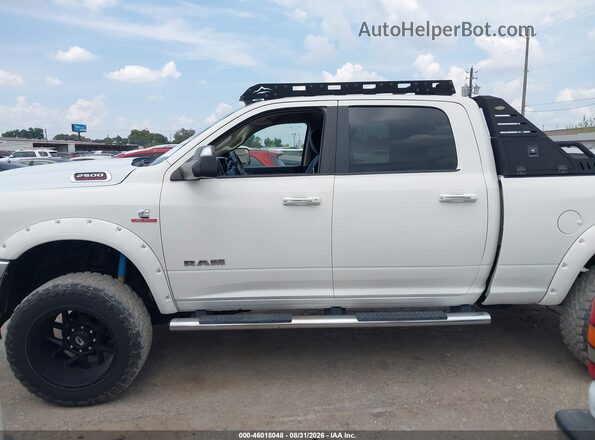3C6UR5DL7KG587151 2019 RAM 2500 White Widok wnętrza 360 stopni