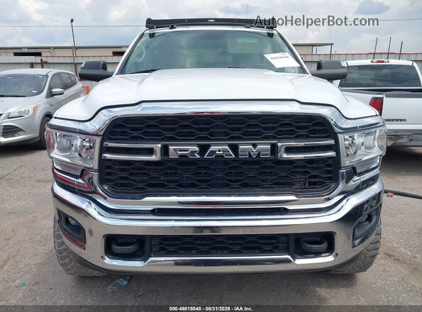 3C6UR5DL7KG587151 2019 RAM 2500 White Widok zestawu wskaźników