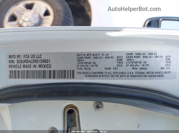 3C6UR5HJ2RG139631 2024 RAM 2500 White ძრავის განყოფილების ხედი