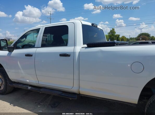 3C6UR5HJ2RG139631 2024 RAM 2500 White სალონის 360-გრადუსიანი ხედი