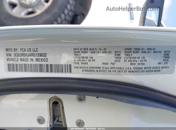 3C6UR5HJ4RG139632 2024 RAM 2500 White Engine compartment view
