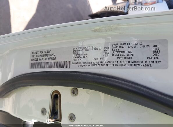 3C6UR5HJ6RG139633 2024 RAM 2500 White Շարժիչի բաժամունքի տեսք