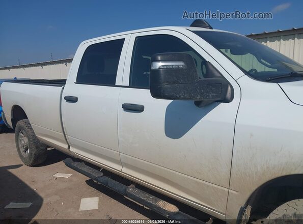 3C6UR5HJ7RG139639 2024 RAM 2500 White Rear interior view