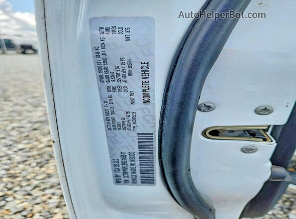 3C7WRNFL8RG146611 2024 RAM 5500 White Вид підкапотного простору
