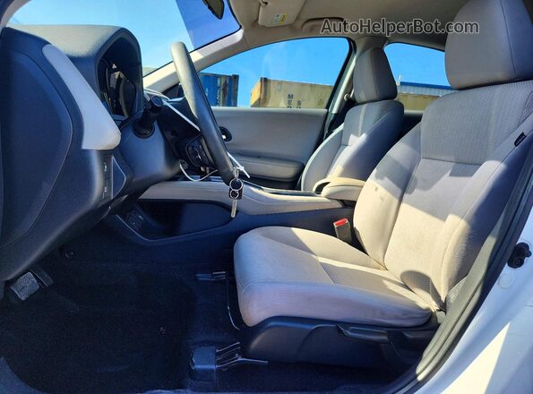 3CZRU5H36HM706593 2017 HONDA HR-V Белый Вид салона спереди